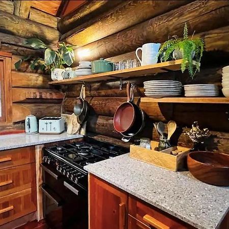 Coromandel Secluded Log Cabin Retreat Hikuai Exteriör bild